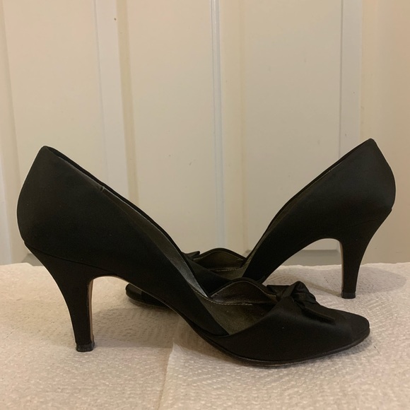 Kenneth Cole Reaction peep-toe heels - Picture 6 of 8